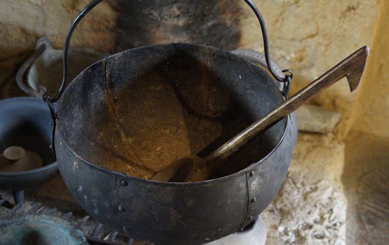 Cast-Iron Cooking Pot for the Fireplace