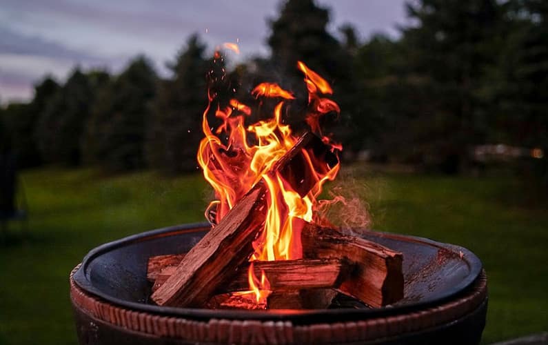 How to Light an Outdoor Fire Pit » Full Service Chimney™